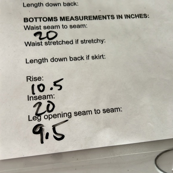 Just my size ladies capris size 20 W 98%, cotton, 2%, spandex white AS IS - Picture 14 of 14